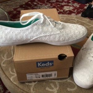 Keds 10M white